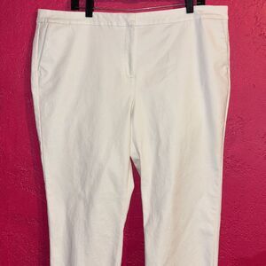 Boden white chinos. Classic, minimalist, normcore. Casual cotton comfort Size 16